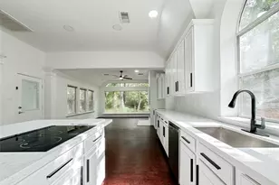 93 N Acacia Park Cir, The Woodlands, TX 77382 - Photo 12