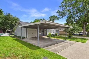 825 Grove St, Deer Park, TX 77536 - Photo 4