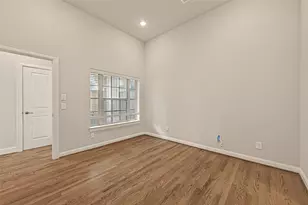 1040 W 26th St, Houston, TX 77008 - Photo 20