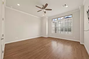 1040 W 26th St, Houston, TX 77008 - Photo 32