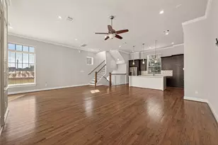 1040 W 26th St, Houston, TX 77008 - Photo 8