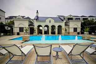 949 Dunleigh Meadows Ln, Houston, TX 77055 - Photo 8