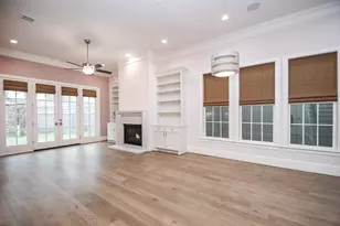 949 Dunleigh Meadows Ln, Houston, TX 77055 - Photo 2