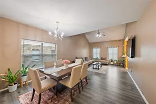 1700 Chestnut Glen Ct, Conroe, TX 77301 - Photo 6