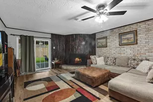 15714 Rill Ln, Houston, TX 77062 - Photo 4