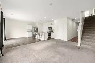 7810 Pink Dahlia Dr, Houston, TX 77016 - Photo 8