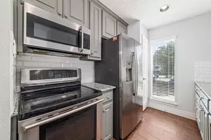 2300 Augusta Dr, Houston, TX 77057 - Photo 4