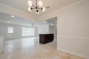13731 Greenway Dr, Sugar Land, TX 77498 - Photo 8