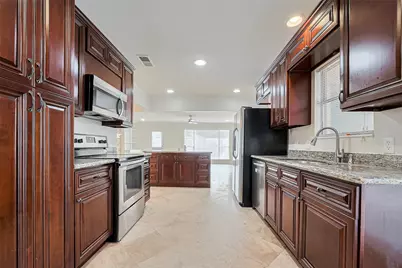 13731 Greenway Drive, Sugar Land, TX 77498 - Photo 16