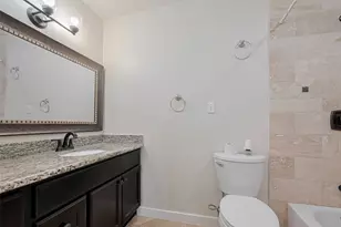 13731 Greenway Dr, Sugar Land, TX 77498 - Photo 22