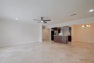 13731 Greenway Dr, Sugar Land, TX 77498 - Photo 10