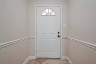 13731 Greenway Dr, Sugar Land, TX 77498 - Photo 6