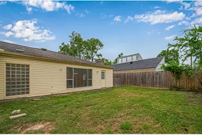 13731 Greenway Drive, Sugar Land, TX 77498 - Photo 30