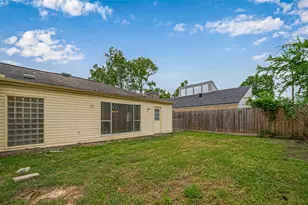 13731 Greenway Dr, Sugar Land, TX 77498 - Photo 30