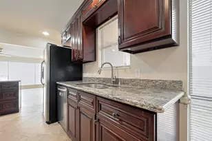 13731 Greenway Dr, Sugar Land, TX 77498 - Photo 14