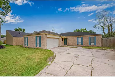 13731 Greenway Drive, Sugar Land, TX 77498 - Photo 4