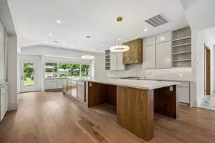 5642 Pine Forest Rd, Houston, TX 77056 - Photo 4