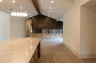 5642 Pine Forest Rd, Houston, TX 77056 - Photo 8