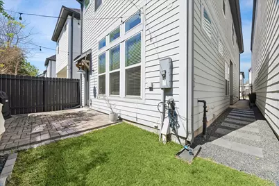 9009 Wellspring Drive, Houston, TX 77080 - Photo 32