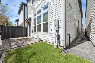 9009 Wellspring Dr, Houston, TX 77080 - Photo 32