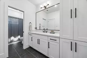 9009 Wellspring Dr, Houston, TX 77080 - Photo 28