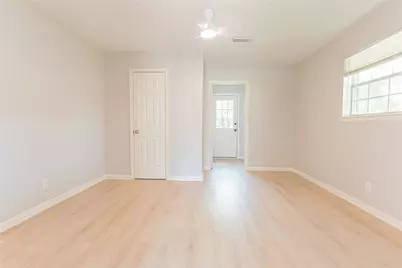 1007 Sycamore St, Brenham, TX 77833 - Photo 8