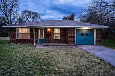 1007 Sycamore St, Brenham, TX 77833 - Photo 2