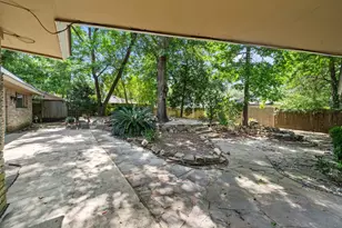 1938 Running Springs Dr, Houston, TX 77339 - Photo 14