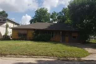 6102 Belcrest St, Houston, TX 77033 - Photo 2