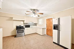 2115 Hollywood Ave, Galveston, TX 77551 - Photo 12