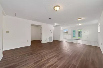 418 Texas Street, Tomball, TX 77375 - Photo 4