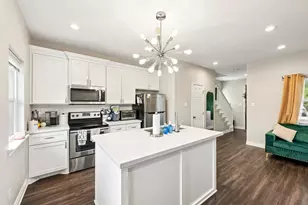 210 Garrotsville St, Houston, TX 77022 - Photo 4