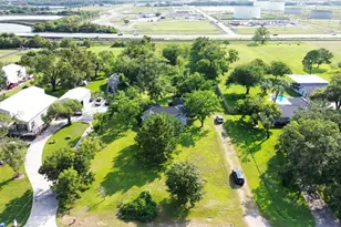 19506 Old Galveston Rd, Webster, TX 77598 - Photo 2