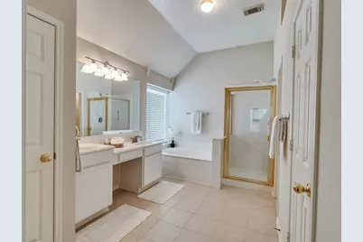 66 N Brooksedge Circle, The Woodlands, TX 77382 - Photo 24