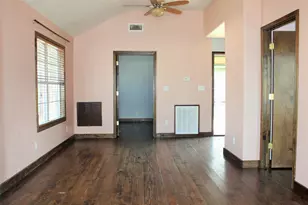 1004 E Main, Brenham, TX 77833 - Photo 4