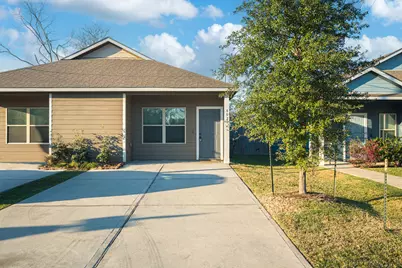 402 Avenue H, Conroe, TX 77301 - Photo 2