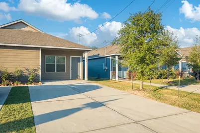 402 Avenue H, Conroe, TX 77301 - Photo 1
