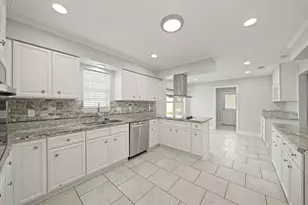 5714 N Braeswood Blvd, Houston, TX 77096 - Photo 8