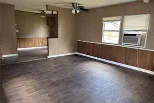 854 Queenswood, Montgomery, TX 77316 - Photo 2