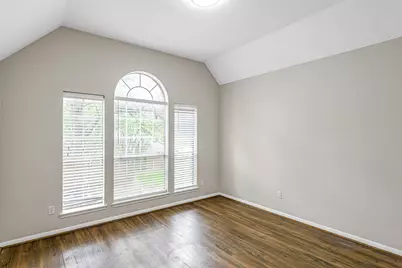 8827 Lawncliff Lane, Houston, TX 77040 - Photo 16