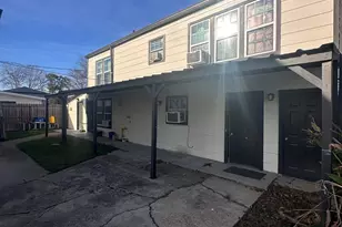 5623 Barremore St, Houston, TX 77023 - Photo 2