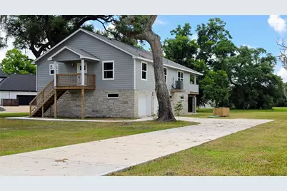 375 Horse Shoe Trail, Angleton, TX 77515 - Photo 4