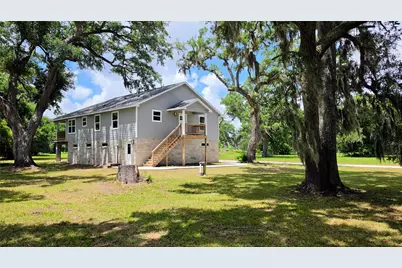 375 Horse Shoe Trail, Angleton, TX 77515 - Photo 1