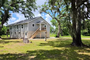 375 Horse Shoe Trail, Angleton, TX 77515 - Photo 1