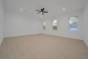 322 Louvenia Ct, Pinehurst, TX 77362 - Photo 18