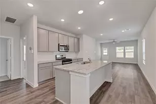 211 Intrepid Trl, Magnolia, TX 77354 - Photo 2