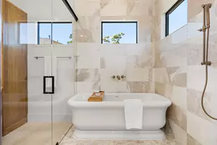 1032 W 41st St, Houston, TX 77018 - Photo 34