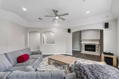110 S Veilwood Circle, The Woodlands, TX 77382 - Photo 46