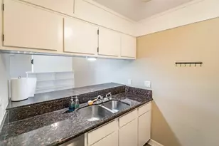 7140 N Holiday Dr, Galveston, TX 77550 - Photo 10