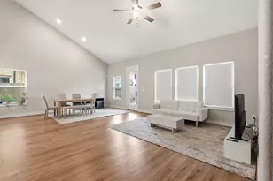 9861 Pearly Everlasting, Conroe, TX 77385 - Photo 2